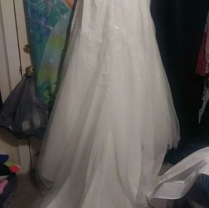 Brand new davids bridal wedding dress